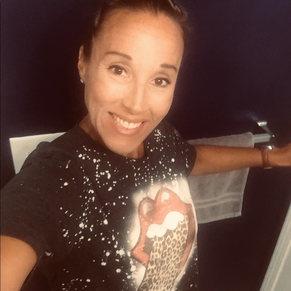 Meet your Posher, Layla - Picture 3 of 16